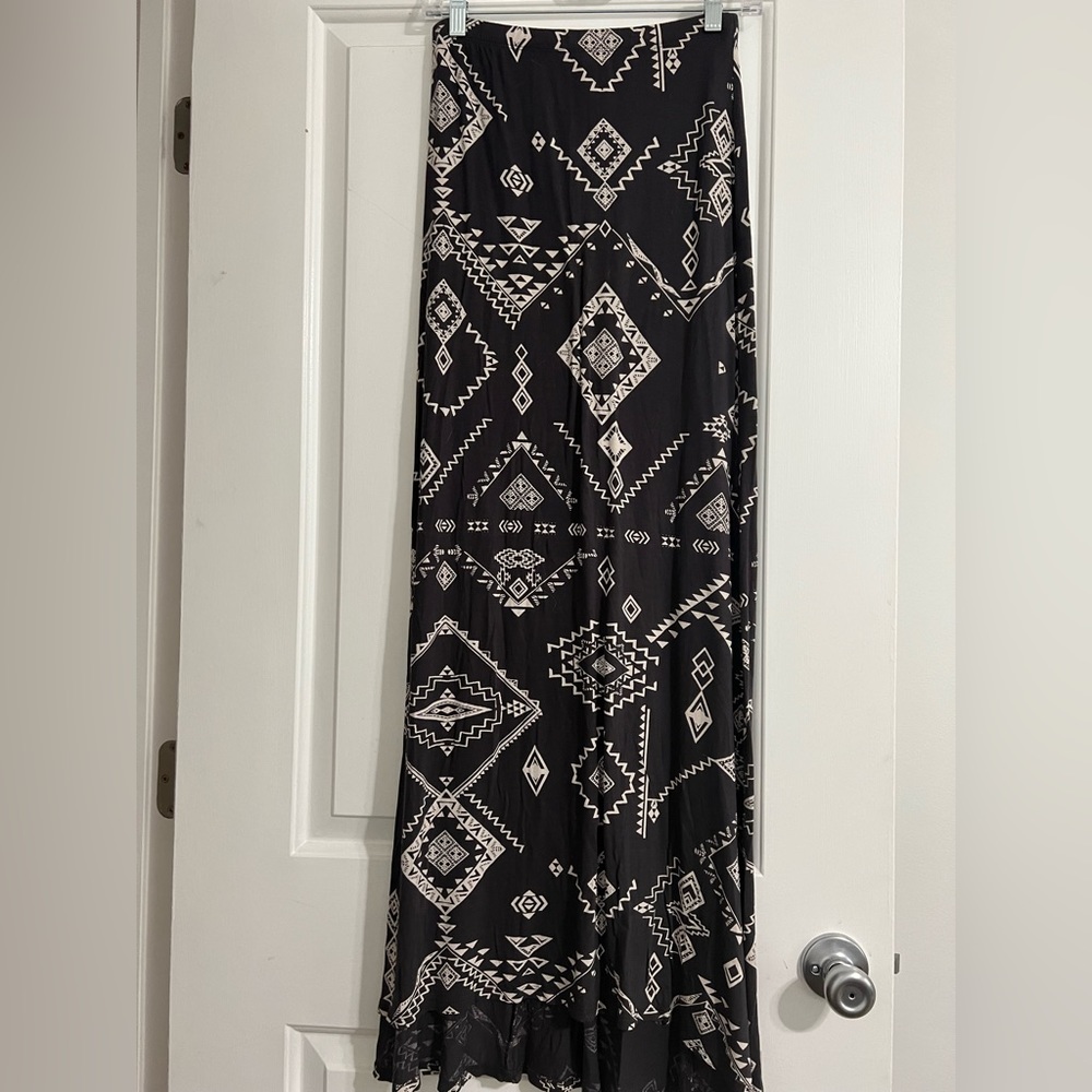 Flowy Aztec pattern maxi skirt